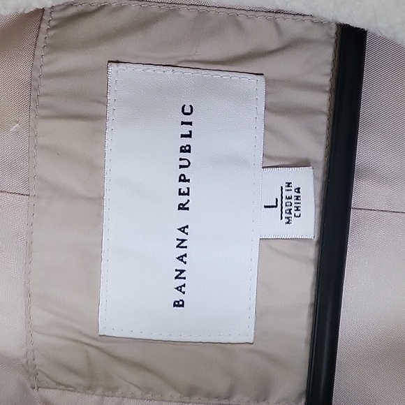 Banana Republic Down filled Puffer vest - Picture 9 of 11